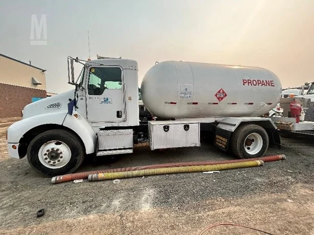 2005 KENWORTH T300