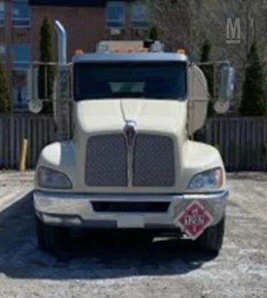 2012 KENWORTH T370