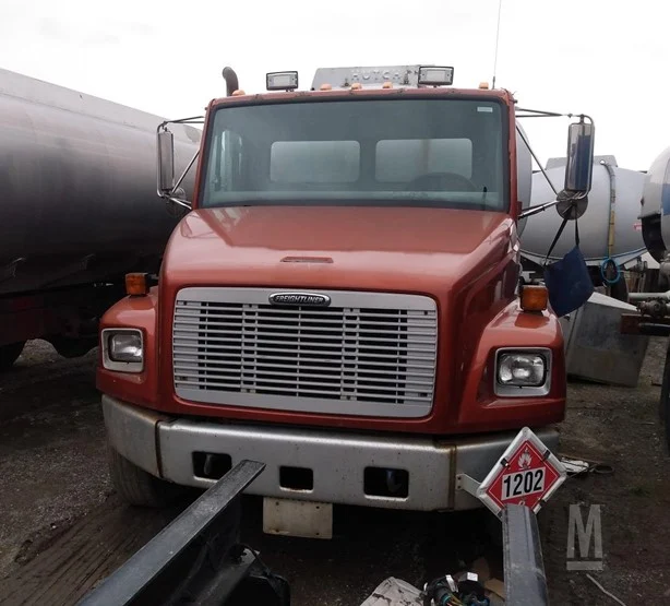 2000 FREIGHTLINER FL80